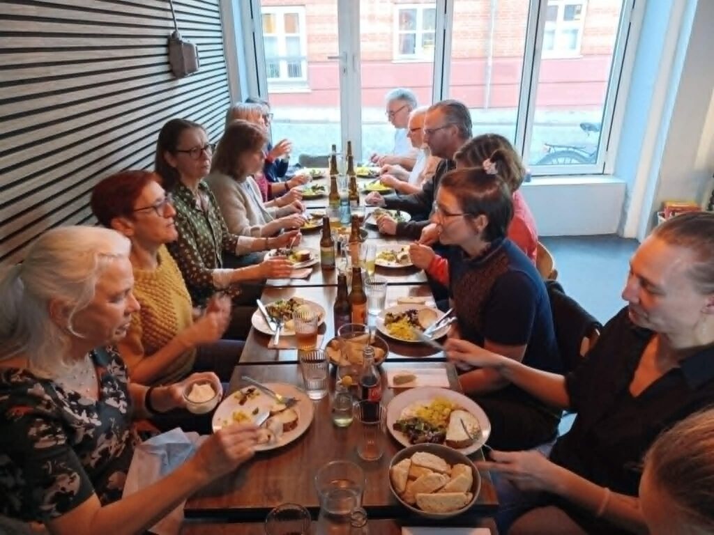 Hjemmelavet mad og kage fra Cafe De Tre Hjerter i Roskilde